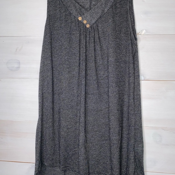 Cestyle Women's XL Gray Sleeveless Top with Button Detail - Picture 1 of 6